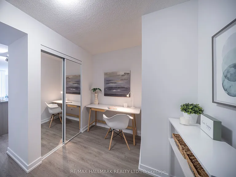 132 Berkeley St #401 — Photo 7