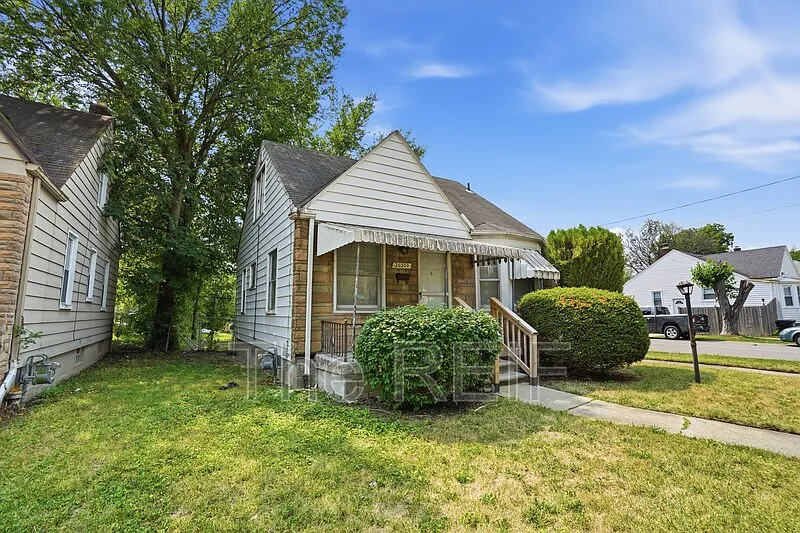 2 bed, 1.0 bath, 840 sqft, $1,300 — Photo 2