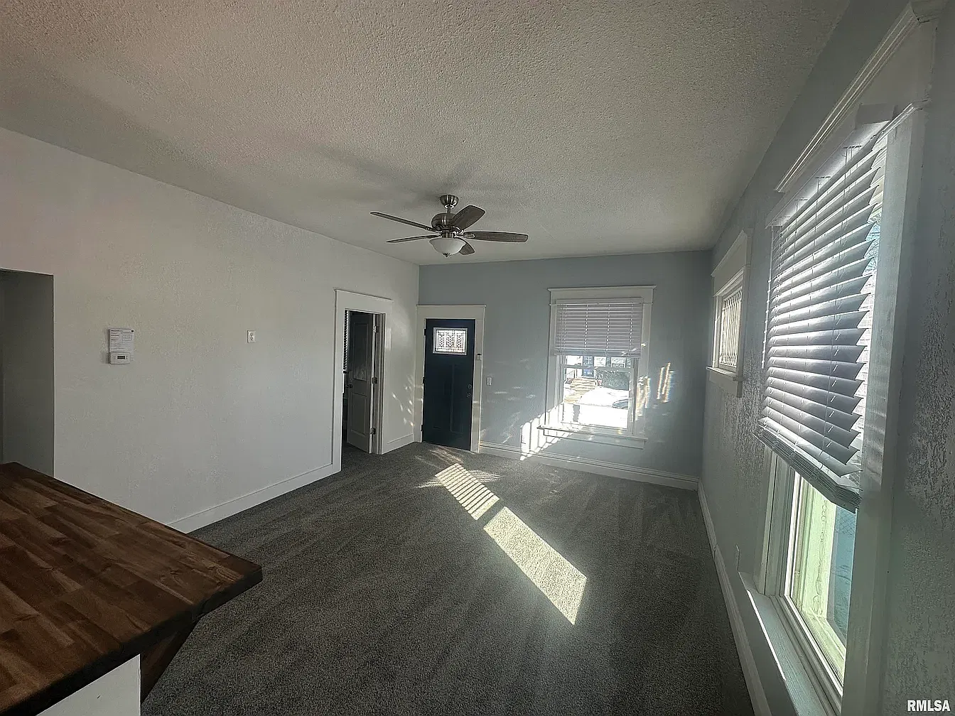3 bed, 1172 sqft, $1,500 — Photo 4