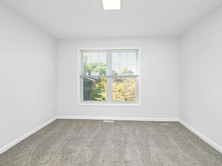 2109 Aldrich — Photo 10