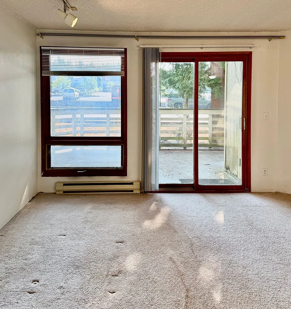 2 Bed / 2 Bath Bellevue-Crossroads condo $2,595/month — Photo 4