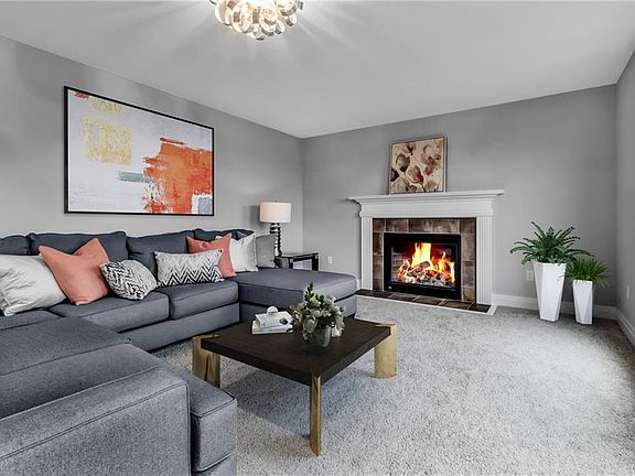 3rd image of 40 Deepwood Pl