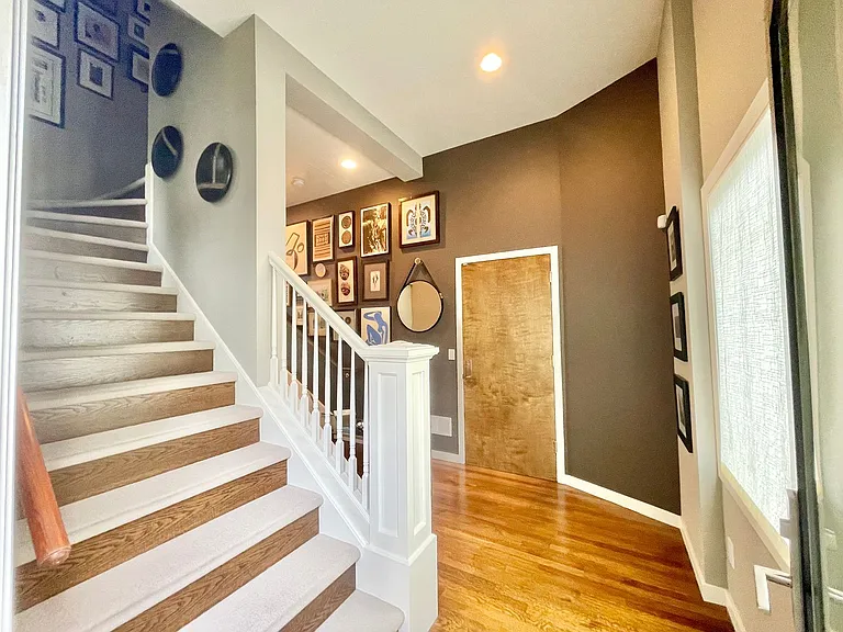 367 Roosevelt Way — Photo 3