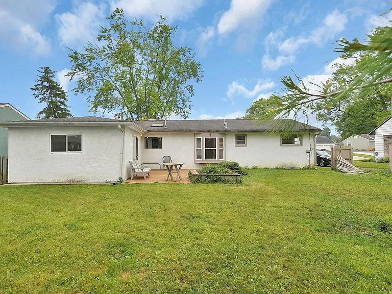 760 Drummond Ct — Photo 8