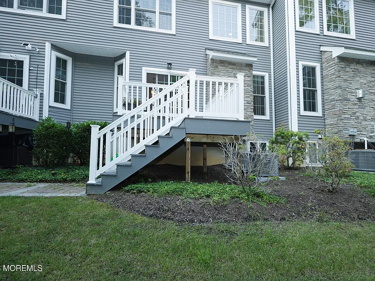 10 Gonzalez Dr — Photo 37
