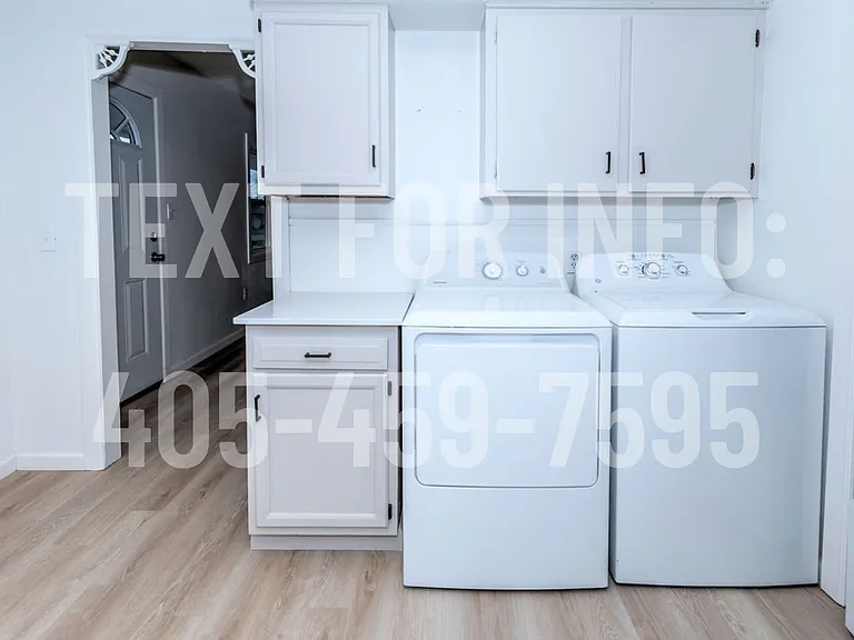 1941 W Spruce Ave — Photo 5
