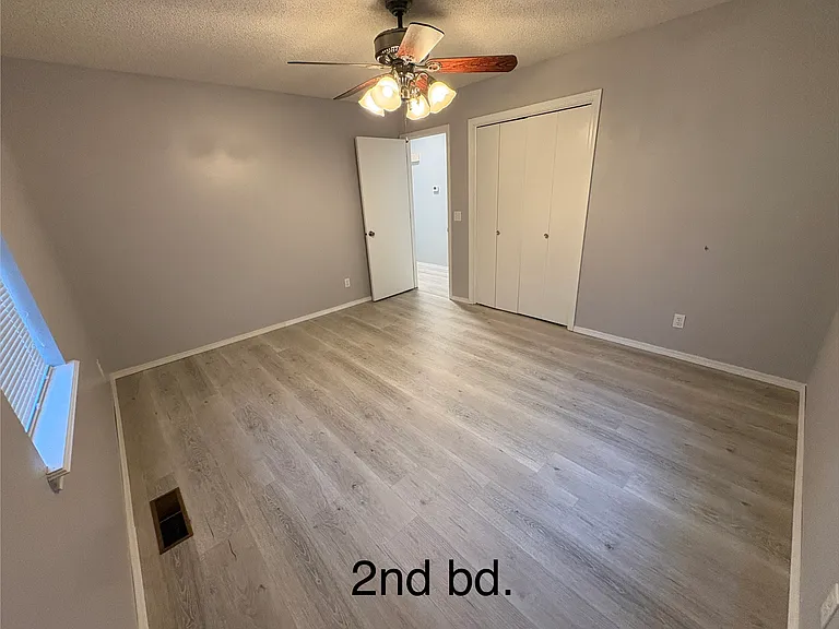 1021 Cedar St — Photo 9