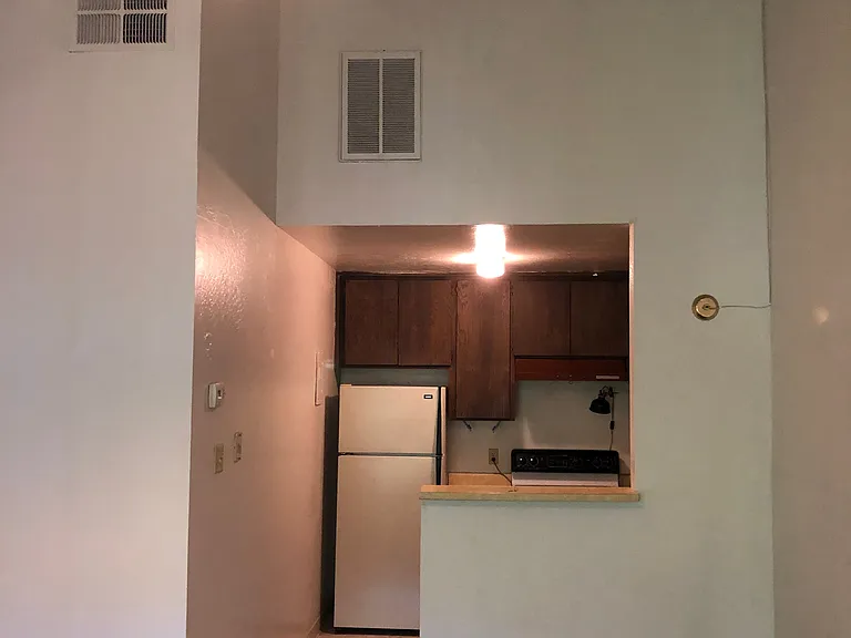 2415 G St — Photo 7