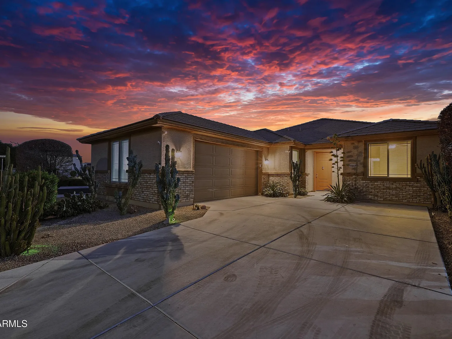 4 bed, 3.0 bath, 2312 sqft, $2,950 — Photo 3