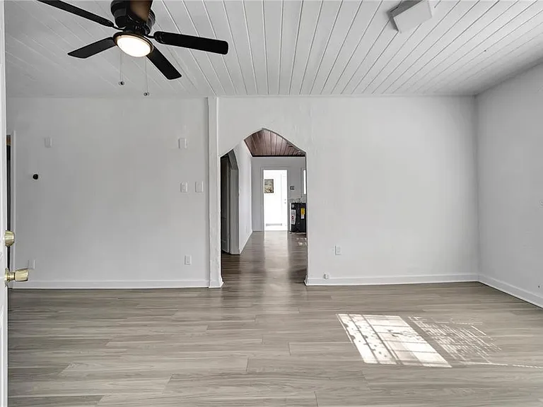 2701 N Fremont Ave — Photo 4