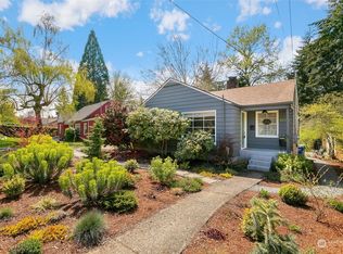 11247 Crestwood Dr S, Seattle, WA