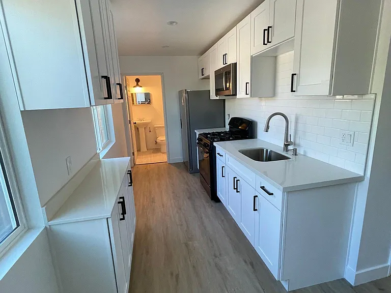 13224 Filmore St #1/2 — Photo 3