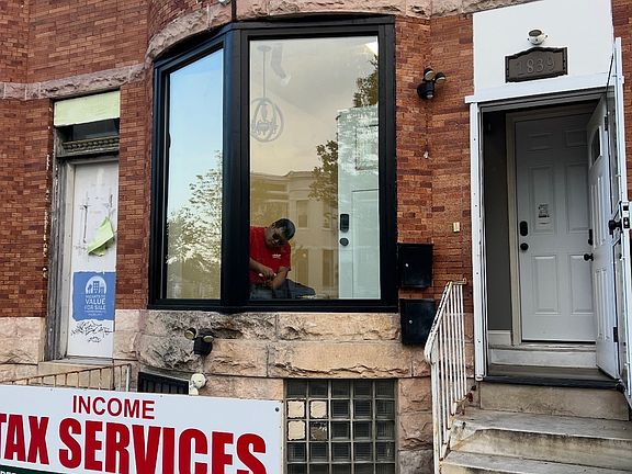 5th image of 1839 W North Ave #1