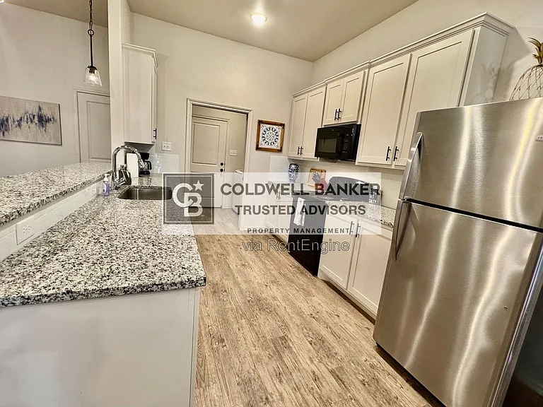 5528 Lehigh St — Photo 11