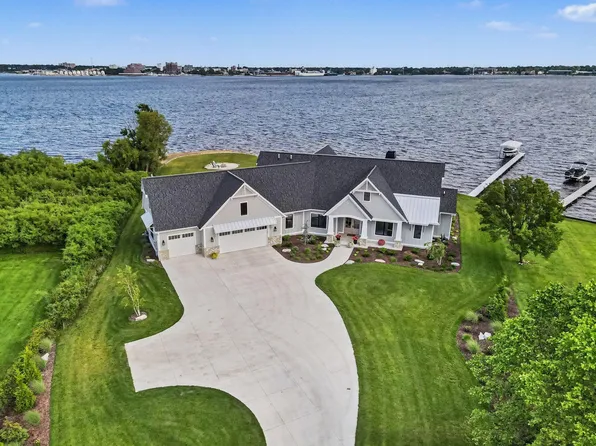 1019 Moorings Ct, Muskegon, MI 49445
