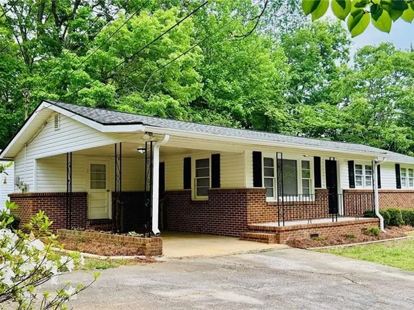 1521 Pine Valley Rd, Gainesville, GA 30501