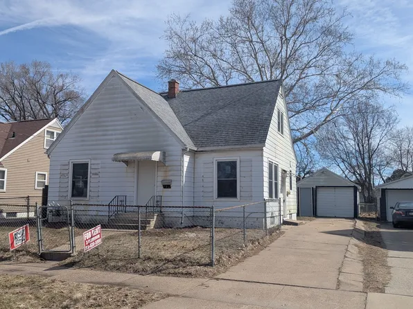 126 Hope Ave, Waterloo, IA 50703