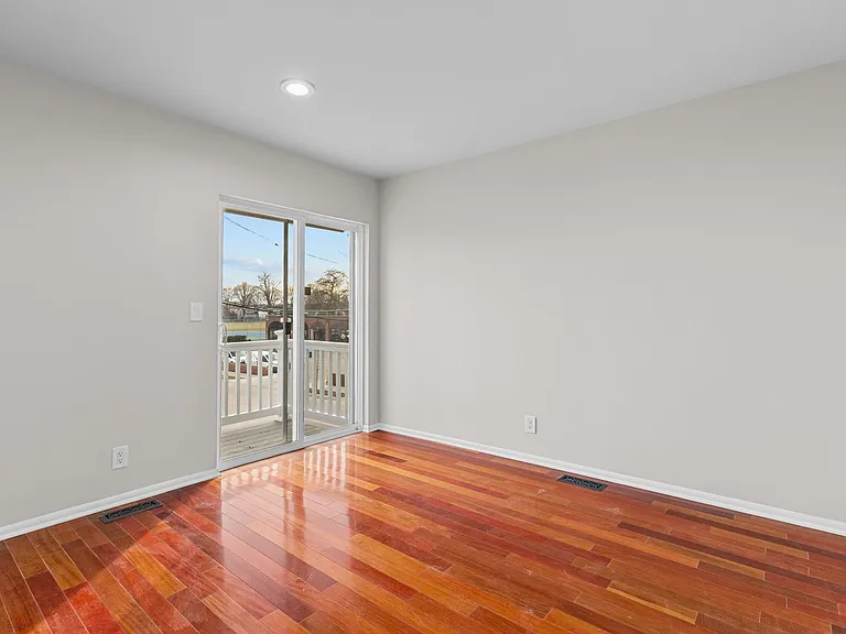 602 E Lincoln St — Photo 11