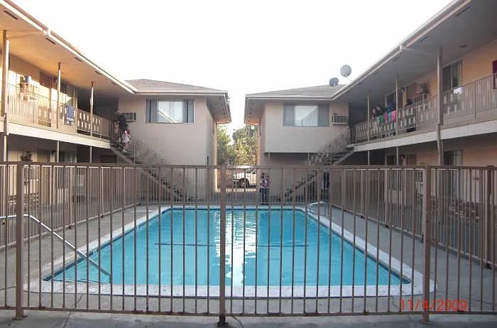 2 bed, 950 sqft, $2,295 — Photo 1