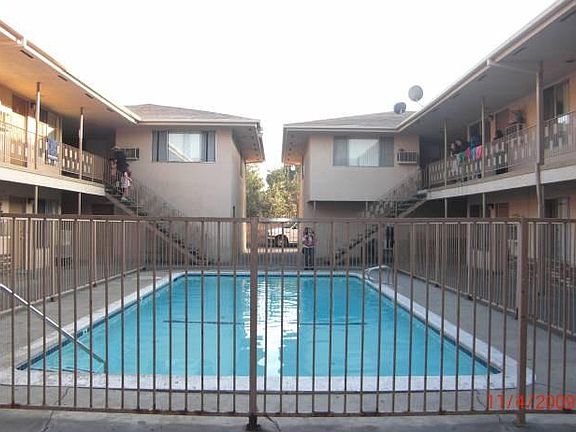 3rd image of 1380 W Orange Grove Ave