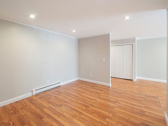5th image of 9 Weld St APT 14