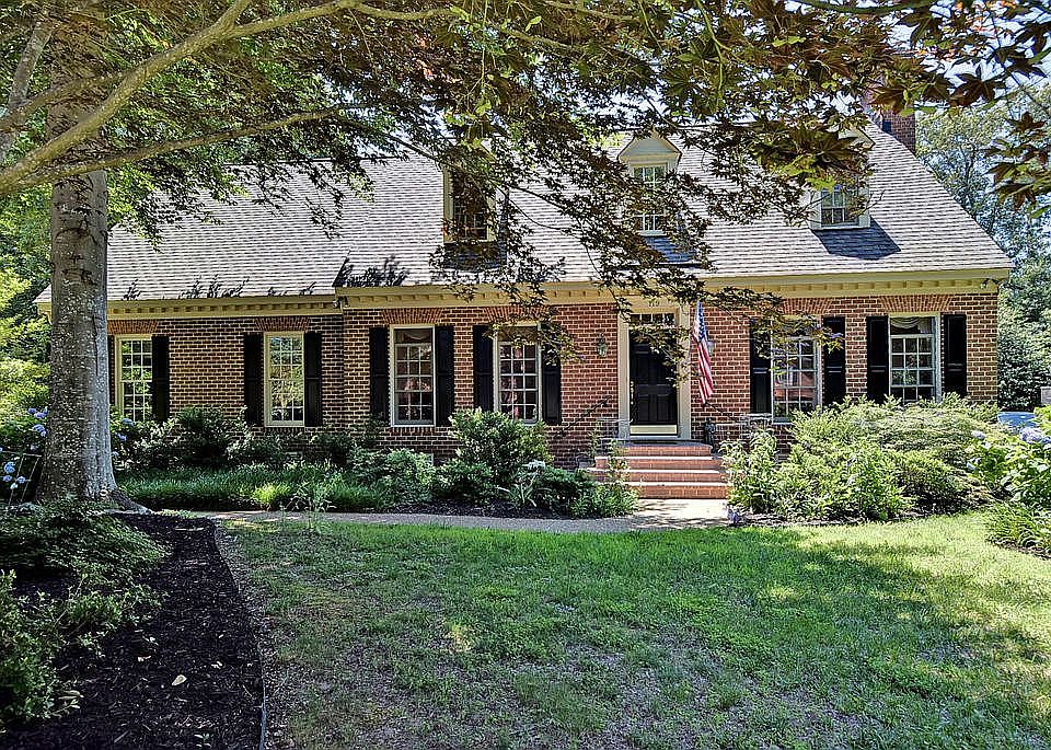 1st image of 119 Lakewood Dr