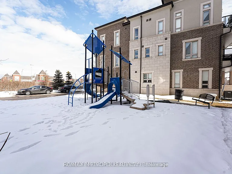 9621 Jane St #6 — Photo 30