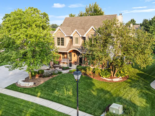 822 Pottawatomie Trl, Batavia, IL 60510