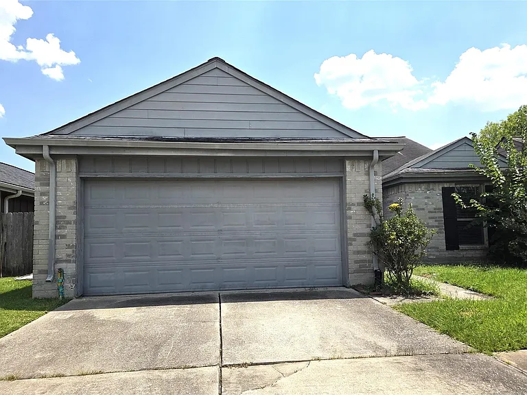 13427 Juniper Point Dr — Photo 1