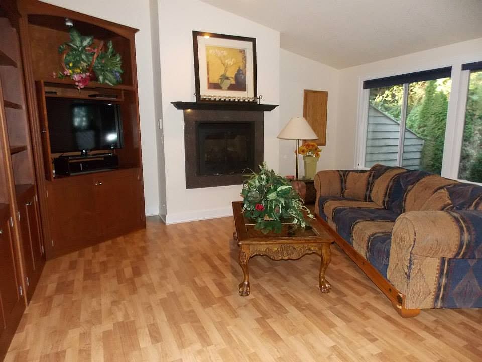 1st image of 2105B 14th Ave NW