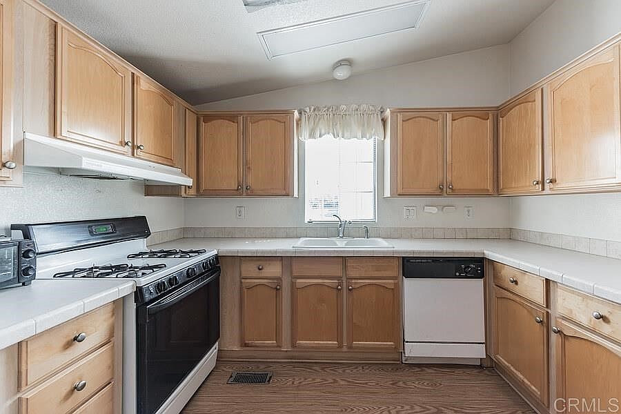 677 G St, Chula Vista, CA 91910 Zillow