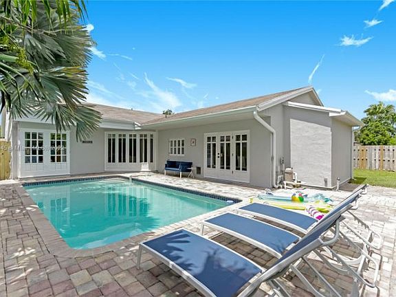 3rd image of 16643 Redwood Way #16643