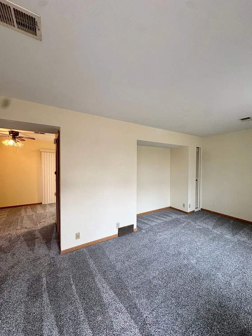 2723 N 93rd Street Apartments — Photo 1