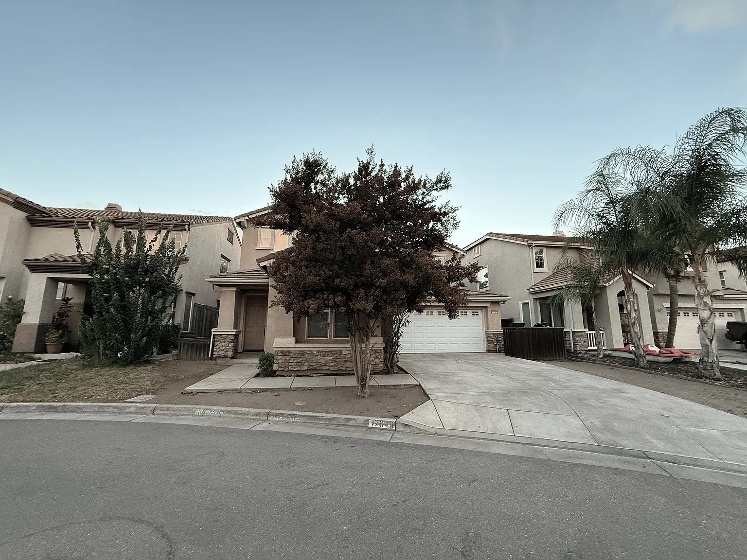 4 bed, 2344 sqft, $2,800 — Photo 1