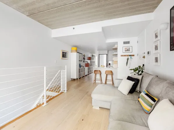 192 Spencer Street 1E image 2 of 13