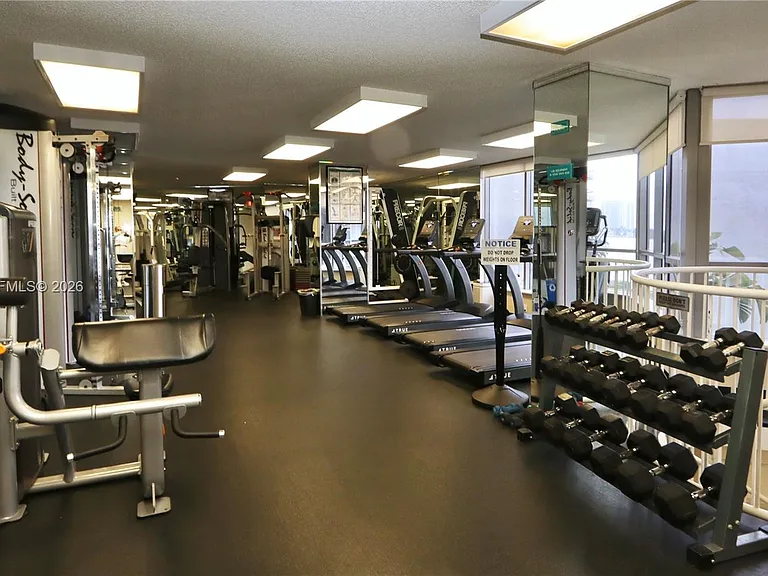 3530 Mystic Pointe Dr #506 — Photo 41