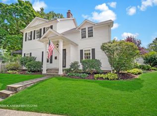 901 S Wheaton Ave, Wheaton, IL 60189