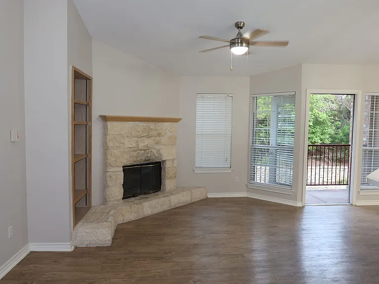 6804 N Capital Of Texas Hwy #825 — Photo 9