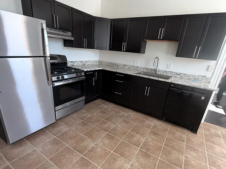971 Hatch St #2 — Photo 14