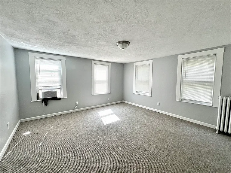 572 Main St #B — Photo 10