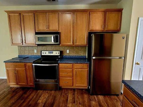 5th image of 864 Parkland Pl