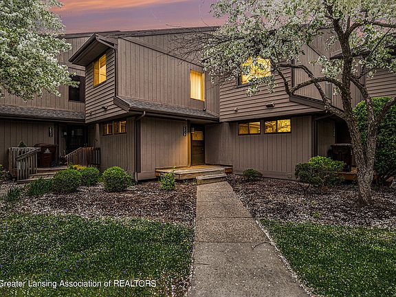 2nd image of 2450 S Wild Blossom Ct