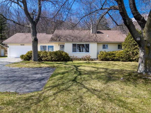 9286 S West Bay Shore Dr, Traverse City, MI 49684