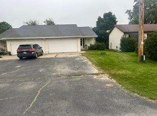 3523 Finger Rd, Green Bay, WI 54311