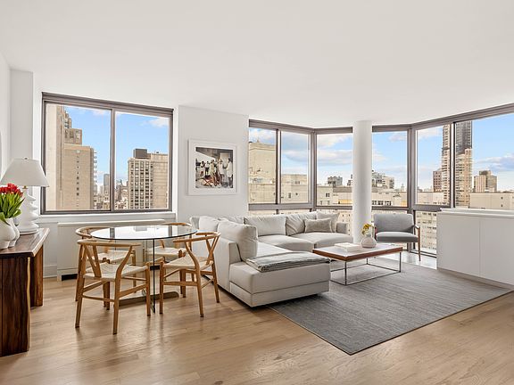 3rd image of 300 E 64th St APT 26B