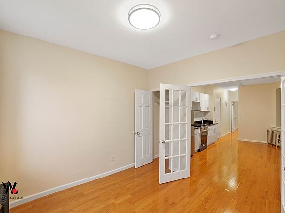 4th image of 22 Saint Marks Pl APT 14