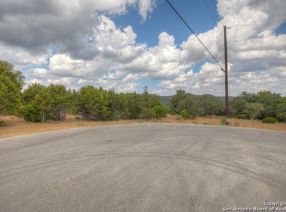3rd image of 128 Ash Juniper Dr