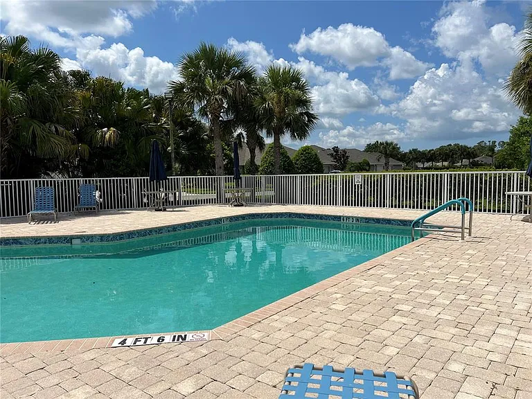3653 Lakewood Blvd — Photo 32