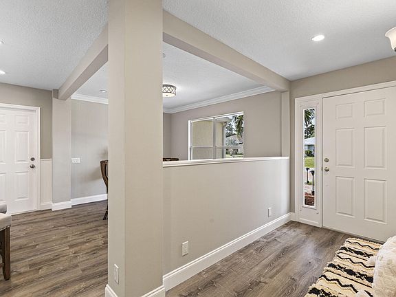 2nd image of 567 SE Chapman Avenue
