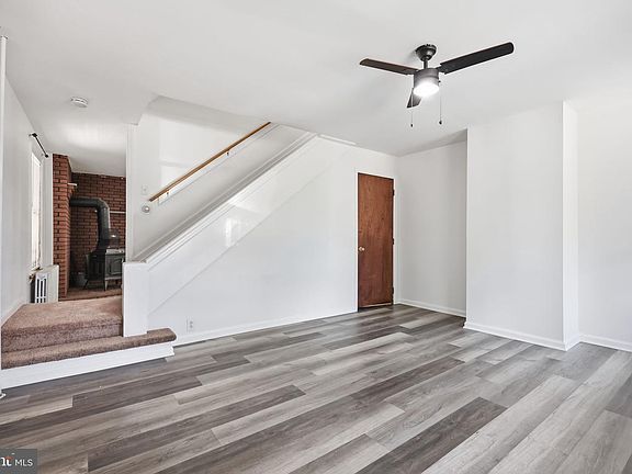 3rd image of 450 New York Ave